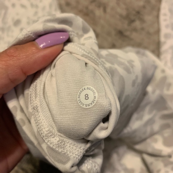 lululemon Align™ High-Rise Pant 25" size 8 - Picture 3 of 10